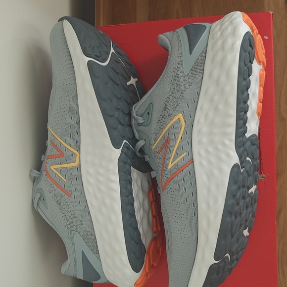 New Balance FreshFoam EVOZ V2, 12 WIDE - Picture 4 of 9